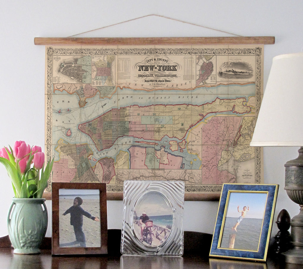 Manhattan Vintage Map Scroll