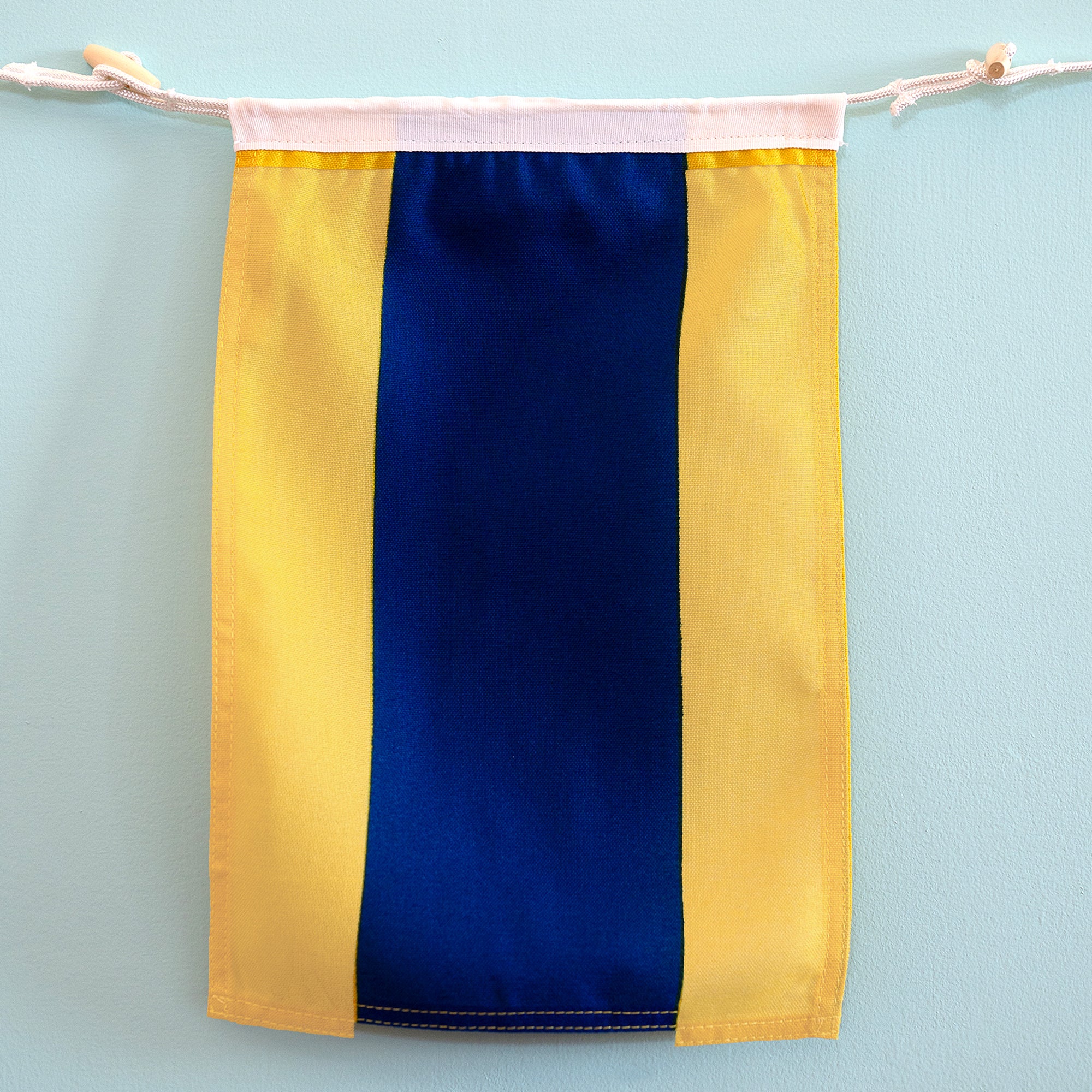 D (Delta) Nautical Signal Flag – Traditional Maritime Code Flag