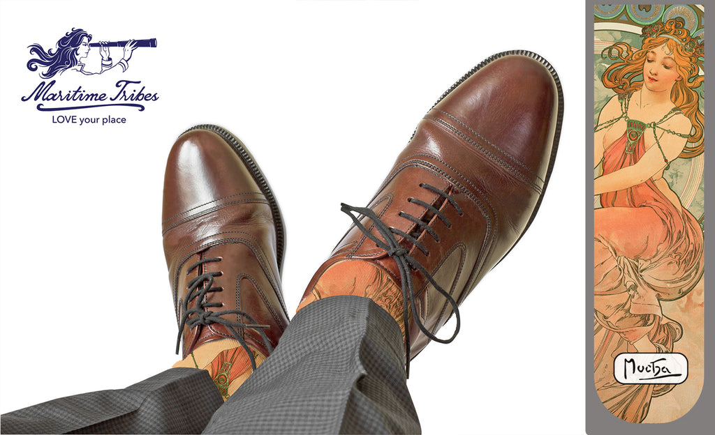 Mucha: 'Painting' Socks