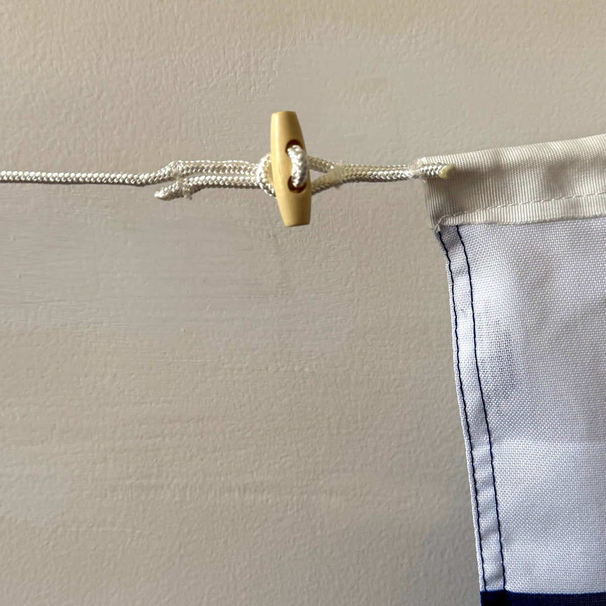 A Spacer for the Flags: Cordage, loop and toggle - Maritime Tribes USASignal Flag