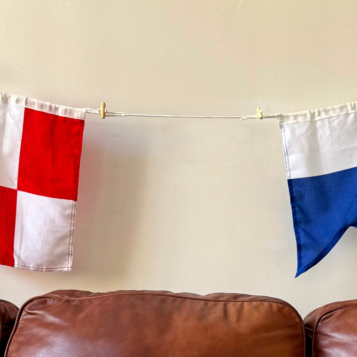 A Spacer for the Flags: Cordage, loop and toggle - Maritime Tribes USASignal Flag